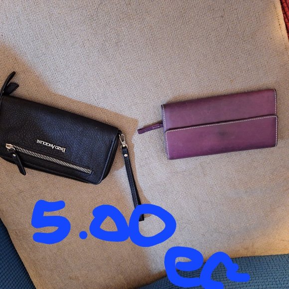 Purses - Picture 8 of 10